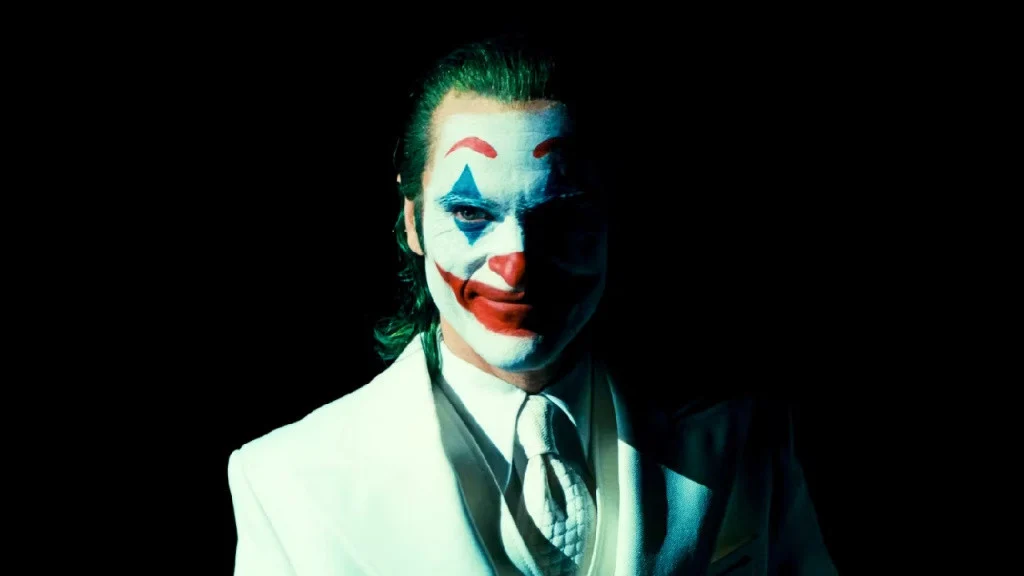 Joker 2 : La frénésie envahit les salles de cinéma en 2024 - Joaquin Phoenix et Lady Gaga se lancent vers le milliard