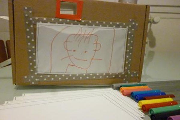 apprenez à fabriquer un appareil photo en carton avec ce guide diy simple et amusant, idéal pour les amateurs de bricolage et les enfants créatifs.