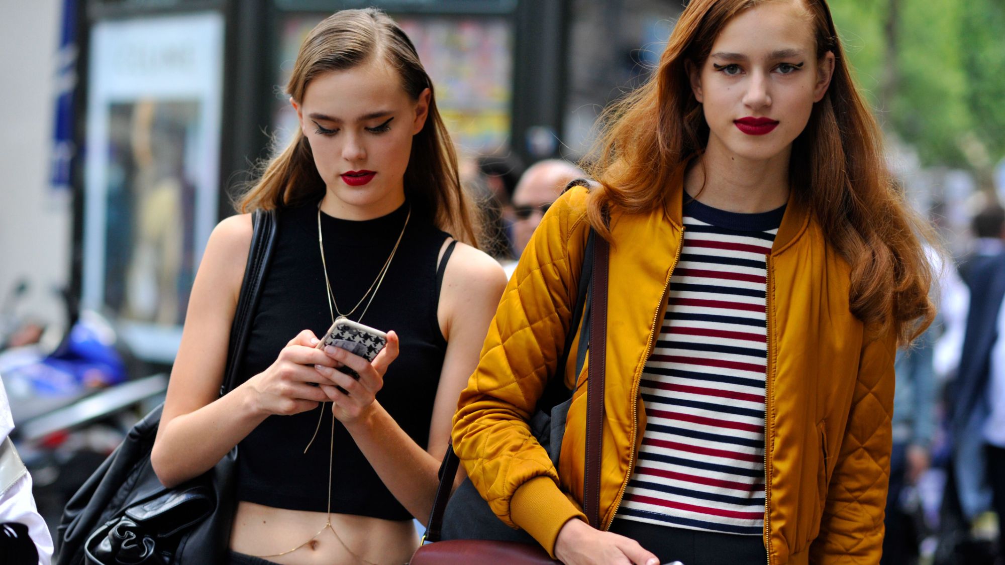 découvrez comment la hausse des prix de netflix incite certains utilisateurs à se tourner vers des alternatives illégales, et les conséquences de ce phénomène sur l'industrie du streaming.