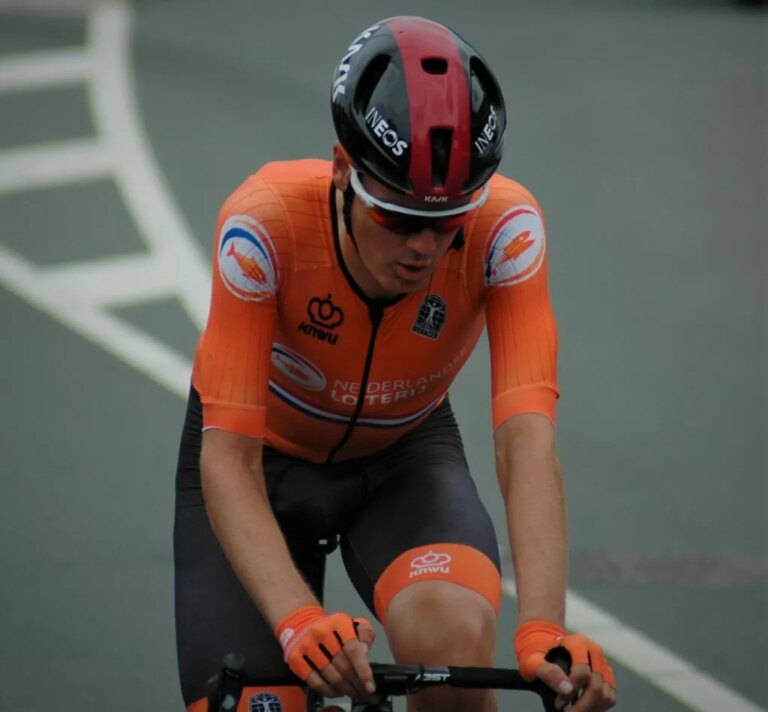 découvrez la carrière de dylan van baarle, cycliste professionnel renommé, avec ses succès, palmarès et moments forts.