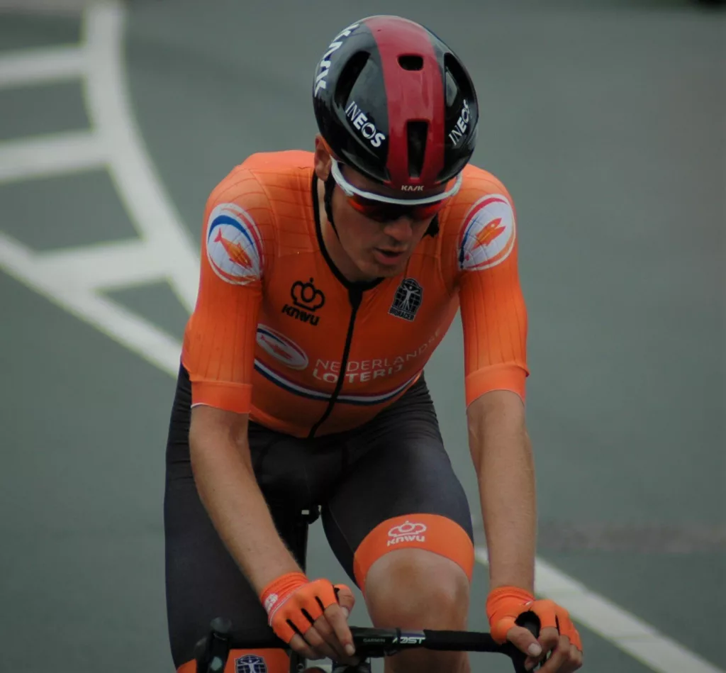 découvrez la carrière de dylan van baarle, cycliste professionnel renommé, avec ses succès, palmarès et moments forts.