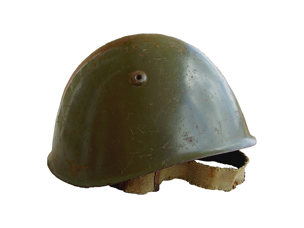 découvrez l'histoire fascinante des casques de la seconde guerre mondiale et explorez les différents modèles utilisés par les forces en présence.