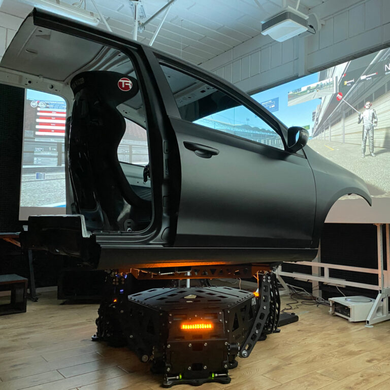 découvrez comment choisir l'équipement idéal pour votre simulateur e motion racing et profitez d'une expérience de course immersive et réaliste.