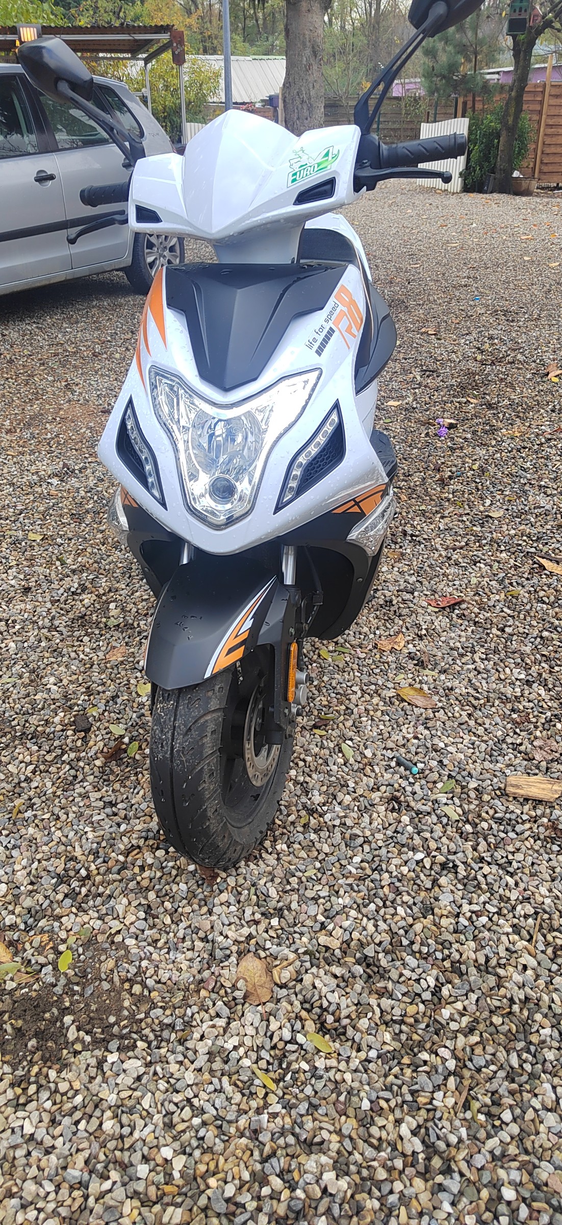 optimisez la performance de votre scooter 4 temps en toute sécurité grâce à notre guide complet de débridage sécurisé. améliorez la vitesse et la puissance sans compromettre votre sécurité.