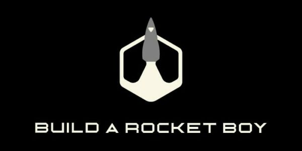 annonce de la fin de la collaboration entre io interactive et build a rocket boy, mettant fin à leur partenariat créatif.