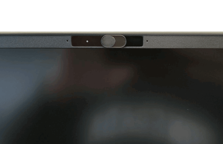 découvrez l'importance du cache caméra pc pour protéger votre vie privée et sécuriser vos données personnelles contre les intrusions et les cybermenaces.