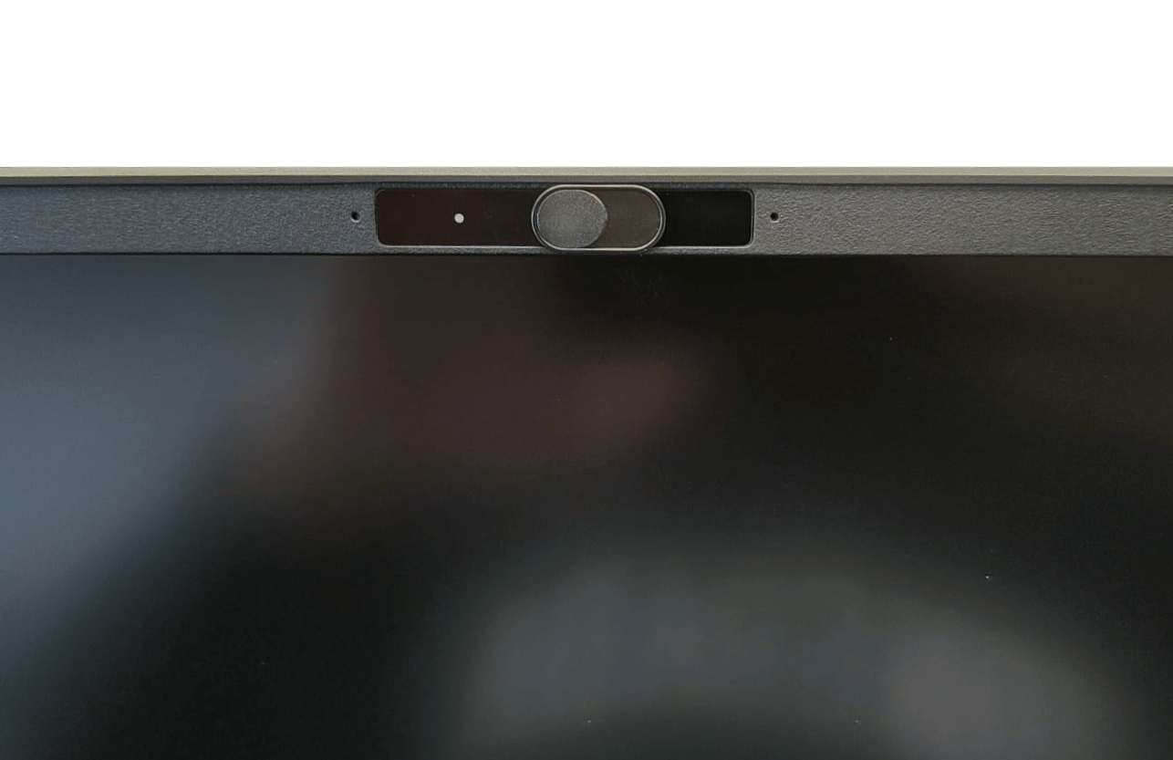 découvrez l'importance du cache caméra pc pour protéger votre vie privée et sécuriser vos données personnelles contre les intrusions et les cybermenaces.