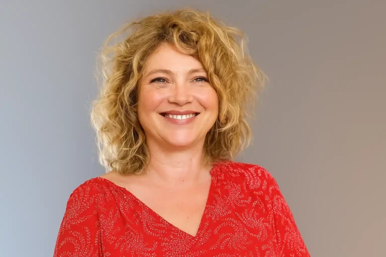 découvrez l'arrivée d'une actrice renommée dans la saison 3 de mercredi, apportant une nouvelle dynamique à cette série captivante.