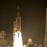 découvrez 4 photos incroyables de la lune capturées lors de la mission artemis ii, une étape majeure pour l'exploration spatiale et le retour des humains sur notre satellite naturel.