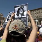 netflix lance swapped, une nouvelle série captivante, suite au succès retentissant de jumpers. découvrez cette aventure inédite dès maintenant !