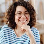 découvrez l'origine et le sens du terme 'six-seven', son histoire et son utilisation dans différents contextes culturels et linguistiques.