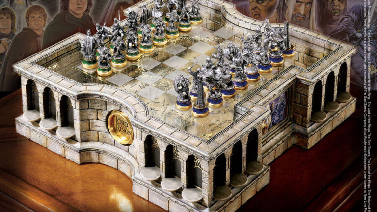découvrez l'échiquier officiel du seigneur des anneaux, alliant stratégie et univers fantastique pour des parties épiques et immersives.