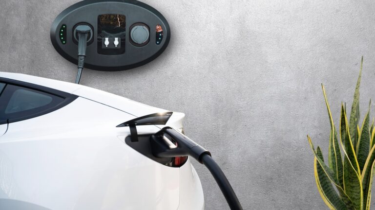 profitez de la charge illimitée pour votre voiture électrique et roulez sans souci grâce à notre service innovant et économique.