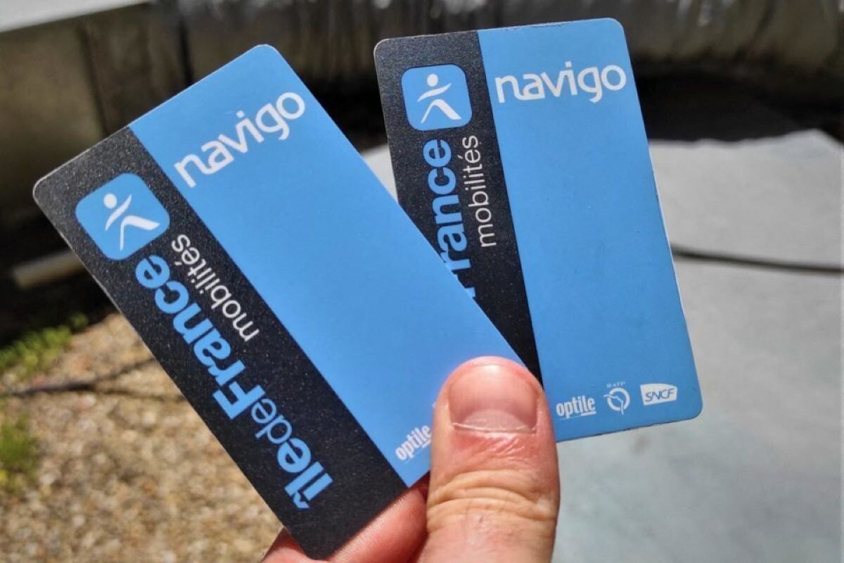 découvrez les risques liés à la batterie du pass navigo et comment les éviter pour assurer une utilisation sécurisée de votre titre de transport.
