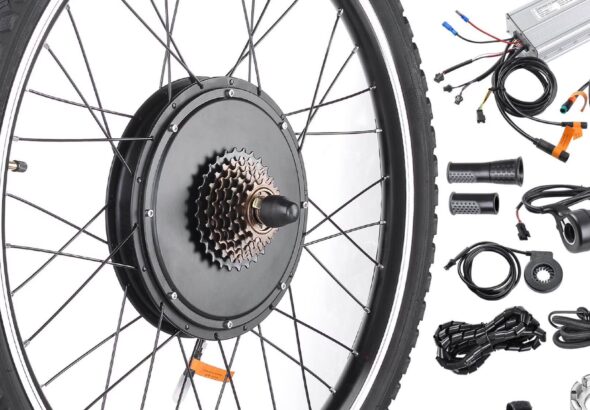 découvrez notre vélo électrique équipé d'un moteur dans la roue arrière, offrant une puissance optimale et une assistance fluide pour vos trajets quotidiens.