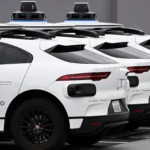 waymo est un leader dans le développement de technologies de conduite autonome, offrant des solutions innovantes pour des déplacements plus sûrs et efficaces.