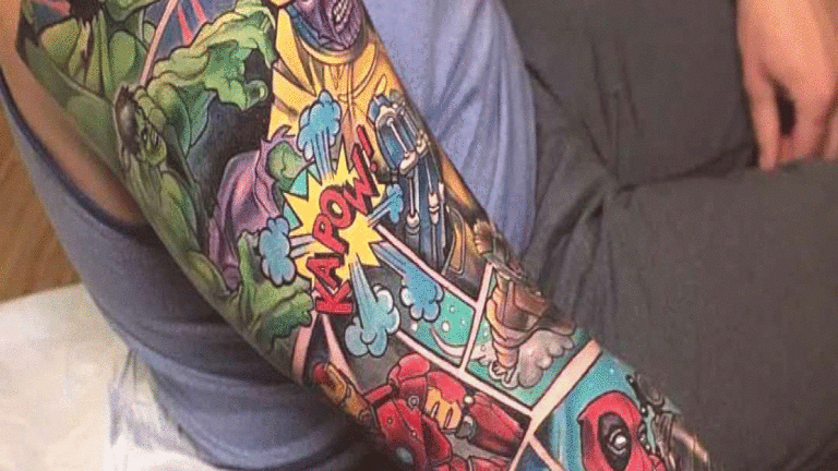 découvrez des idées de tatouages de personnages de bande dessinée uniques et créatives pour exprimer votre passion geek avec style.