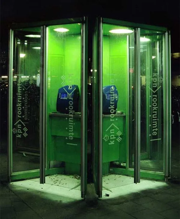 découvrez comment réutiliser une cabine téléphonique de manière écologique pour réduire les déchets et promouvoir la durabilité.