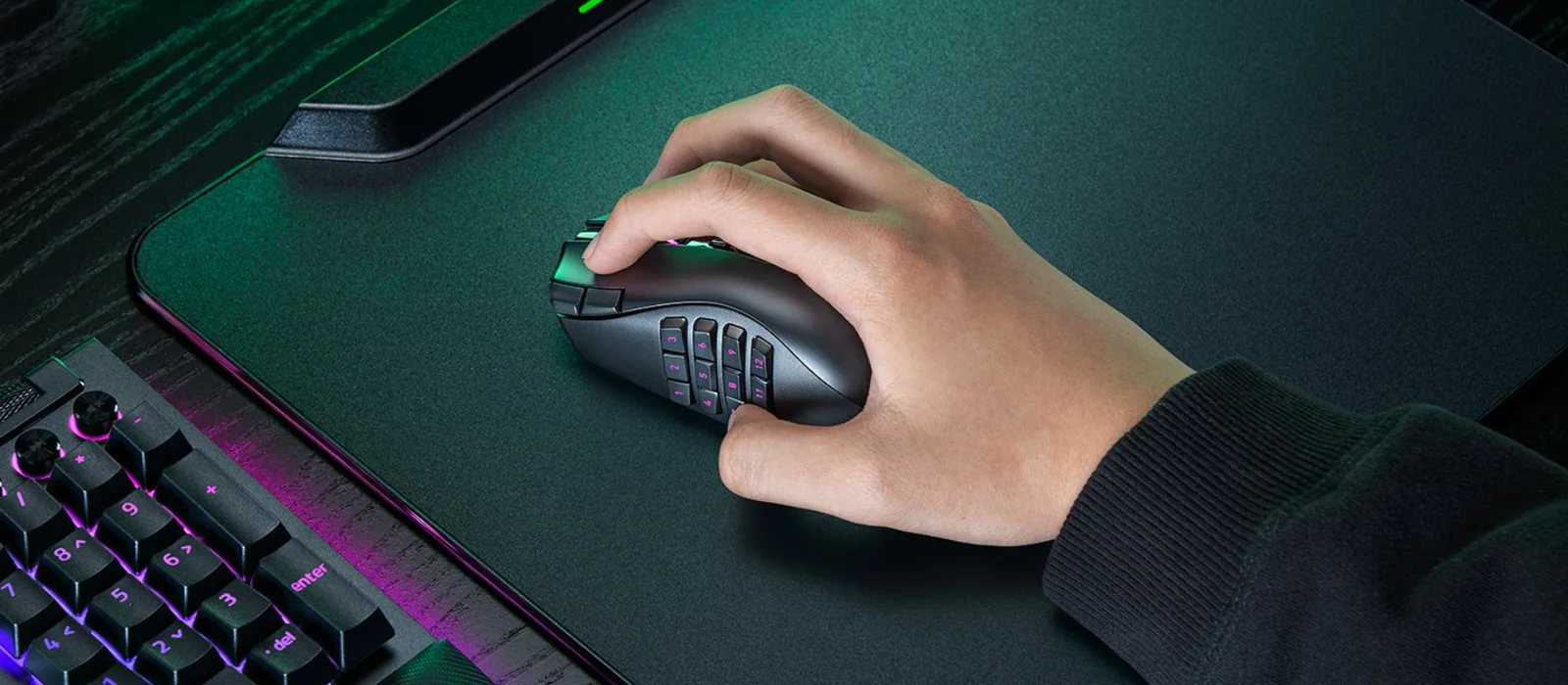découvrez la souris gaming razer naga v3 pro, conçue pour les joueurs exigeants avec ses boutons programmables, sa précision exceptionnelle et son design ergonomique.