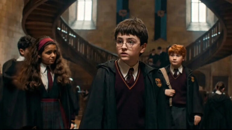 découvrez le casting complet de la saison 2 de harry potter, avec tous les acteurs principaux et secondaires qui donnent vie à cet univers magique.