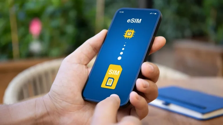 découvrez ce qu'est le sim swapping, une technique de piratage où un fraudeur prend le contrôle de votre numéro de téléphone pour accéder à vos comptes en ligne, et apprenez comment vous en protéger efficacement.