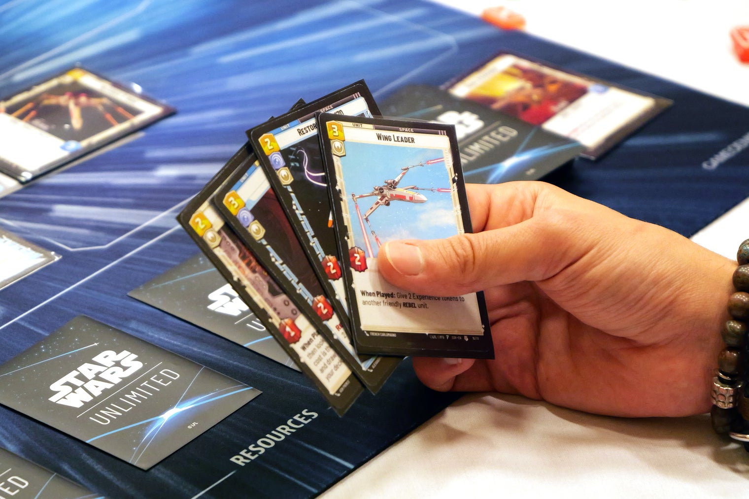 découvrez les règles complètes et les meilleures stratégies du jeu de cartes star wars pour maîtriser chaque partie et triompher de vos adversaires.
