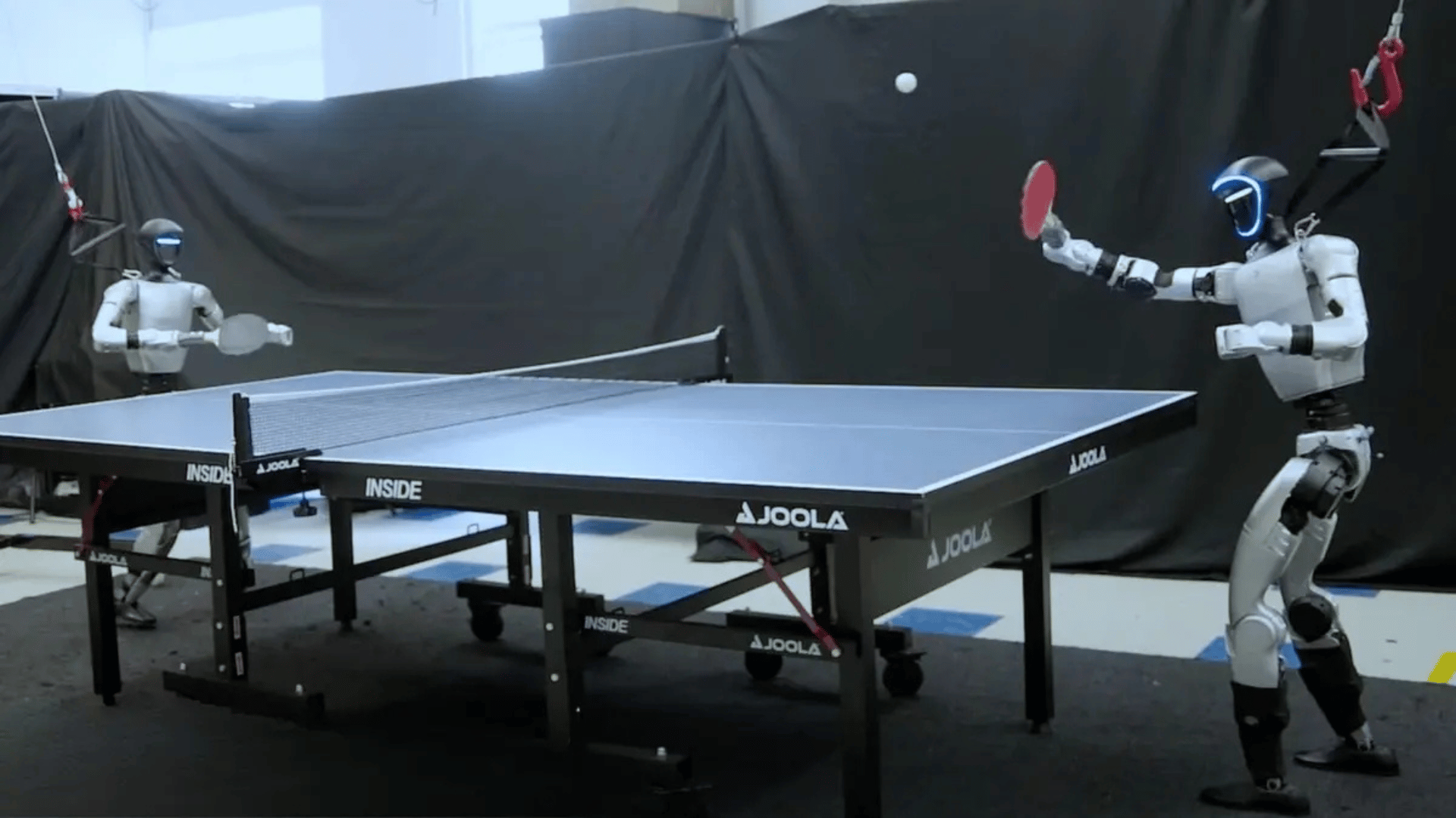 robot de tennis de table performant pour améliorer vos entraînements et développer votre précision.